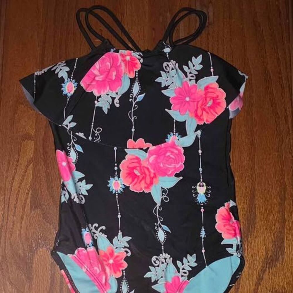 Girls swimming suit Size 6